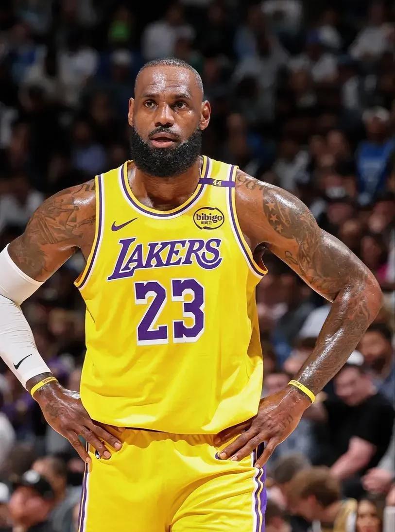 老詹坚持留守骑士，历史地位依然排第二，还是二十之后！老詹是NBA历史上为数不多