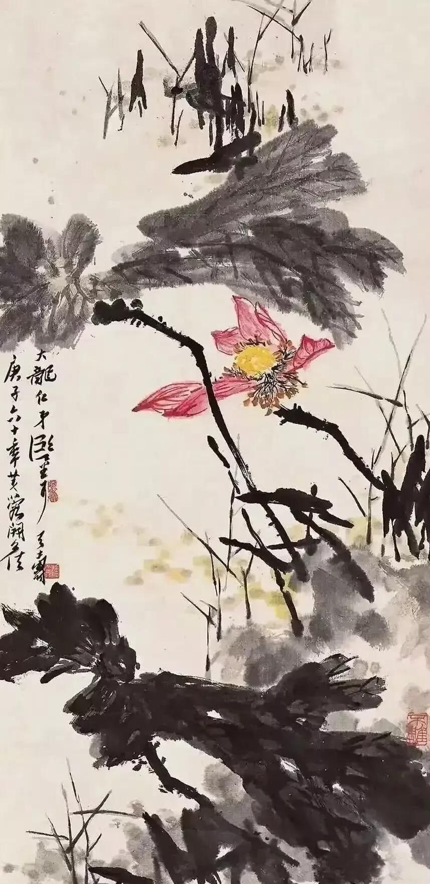 我邻居就是这样太无赖了，家中杂物全堆放在楼梯一侧，缓步台也占据了一半。物业