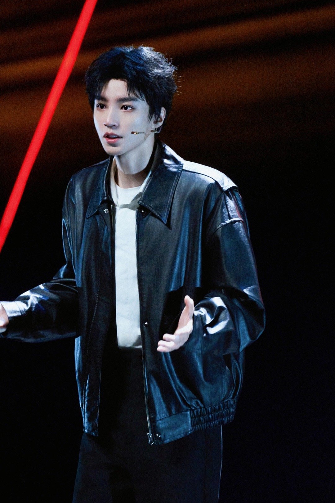 你告诉我这是工作室出的图！谁懂一下这几张图片！真的是撕漫男