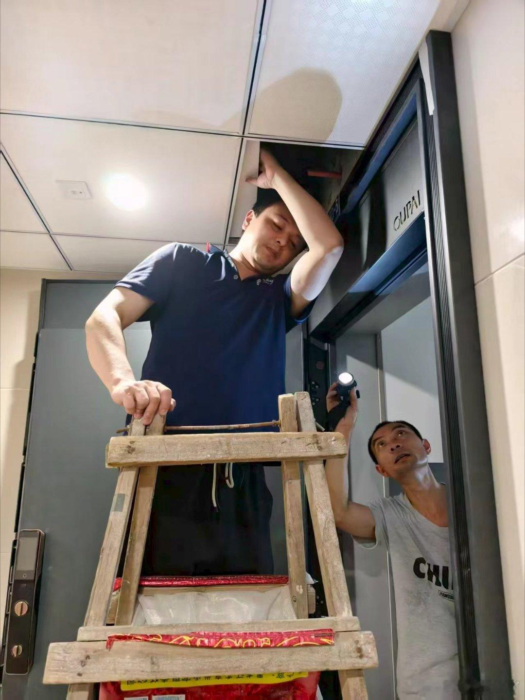 宽带出问题了，打了个电话联通的维修师傅就来屋头帮我看了，结果是装修的时候，有根暗