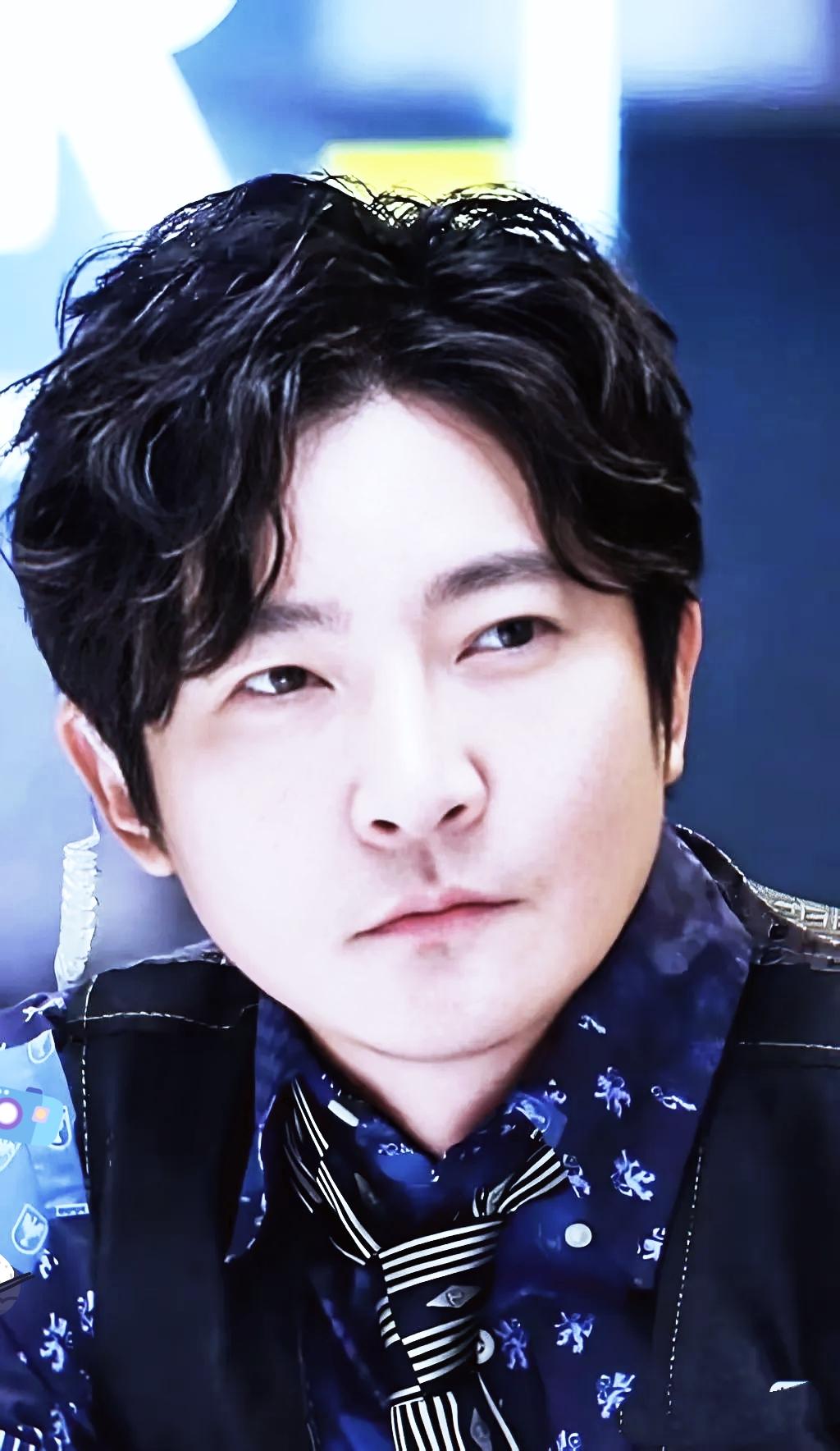 其实郭京飞icon郭京飞最大的底牌，根本不是演技，而是他那个会理财的大姨