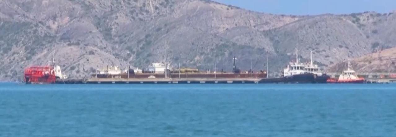 手握全世界最多的石油资源本该靠卖油躺赚，结果现在却落得个“产得出、卖不掉”的惨状