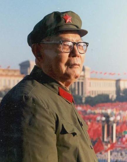 1986年10月22日，叶剑英元帅在北京病逝，享年90岁。消息传出，举国哀悼。作