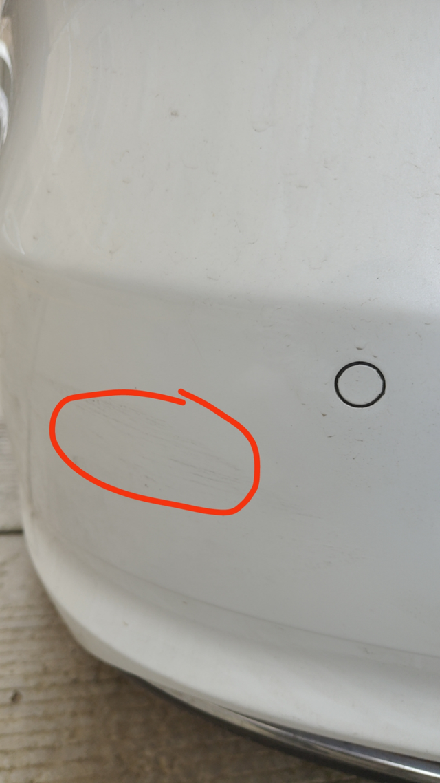 不小心把对方车蹭了这是对方车，侧方的时候不小心蹭了，这种私了一般给他多钱合适