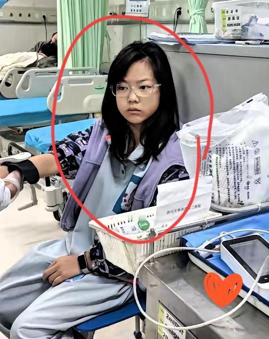 我的菲宝，原来生死面前，孩子的世界才最清醒。连夜从绵阳赶去华西，急诊室的灯