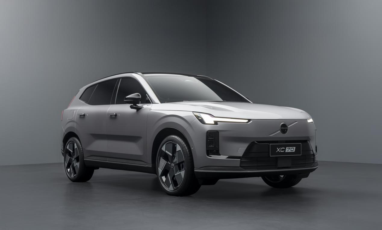 全新沃尔沃XC70首发，诞生于全新SMA超级混动架构。5月7日，沃尔沃汽车