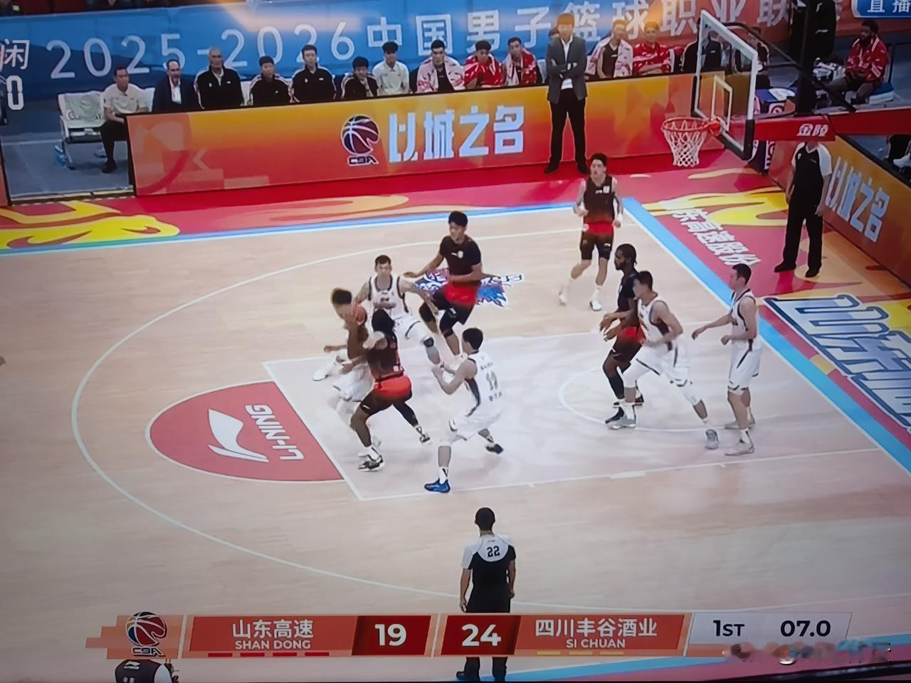 这么重要的比赛，中央电视台竟然不直播？CBA第三轮，CBA强队山东高速挑战总冠军