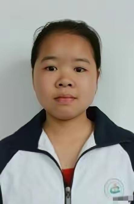 陈春林，女，汉族，1997年2月生，共青团员，高中在读，广西壮族自治区贺州市贺州