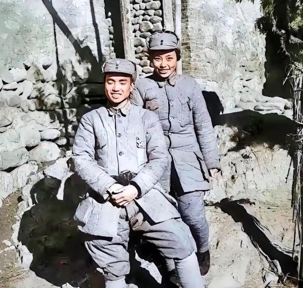 她活了106岁，是真正的“红色传奇”，丈夫是上将、姐夫是元帅、儿子是少将，自己