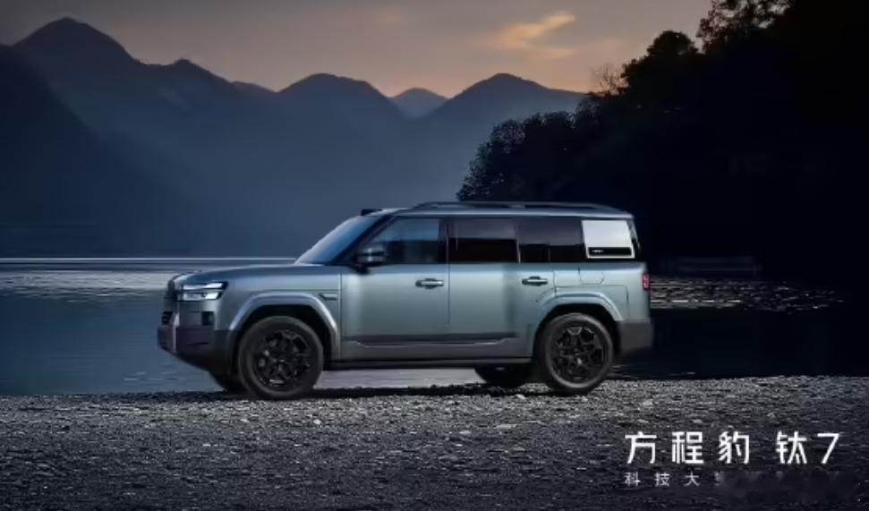 钛7跨界破圈引发的结果是深汕工厂干冒烟了，抖音上全都是炫提车的和催车的，形成了三