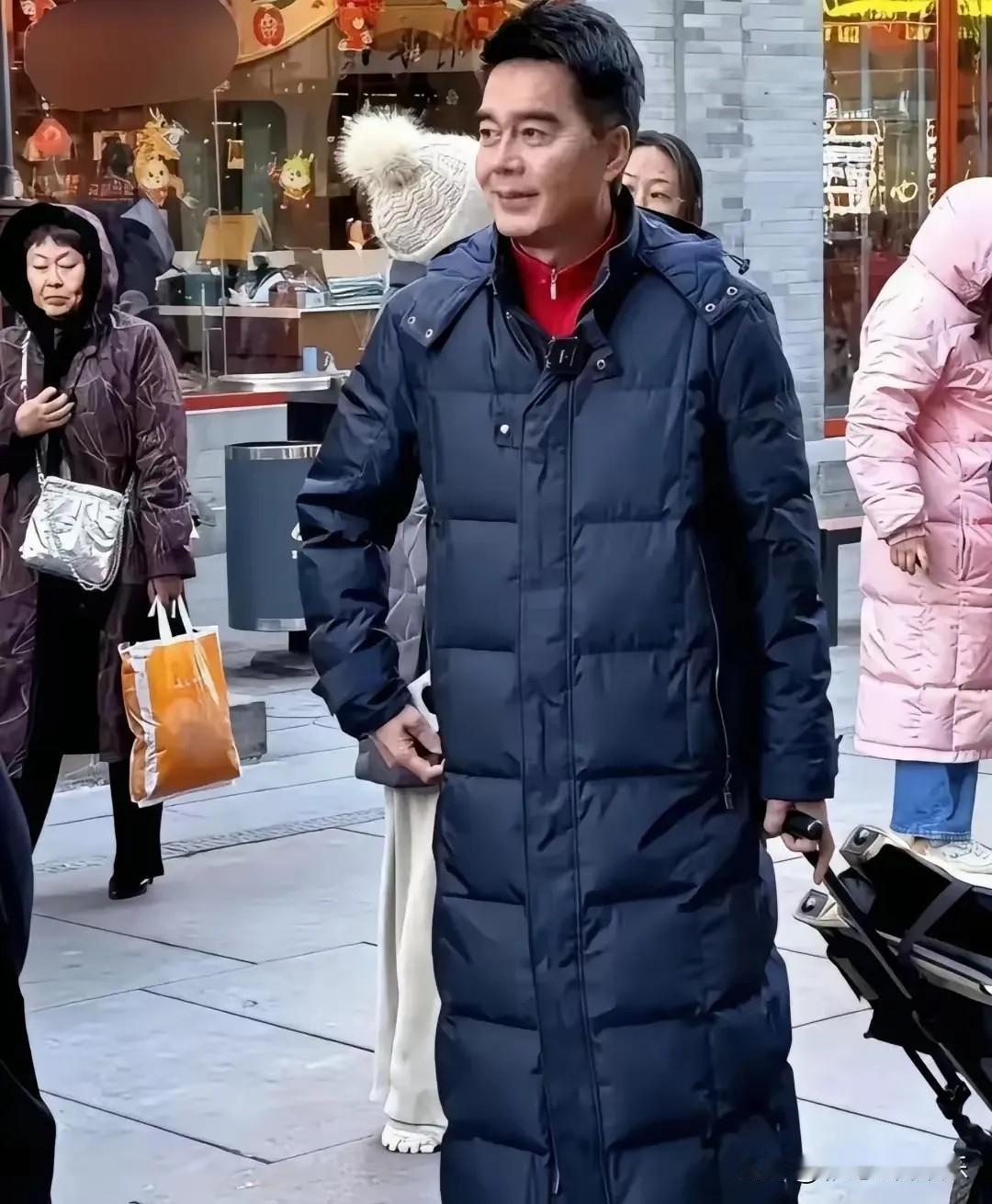 许亚军这款羽绒服五万八，贫穷限制了我的想象，我寻思什么样的鹅绒加上面料要这么贵，