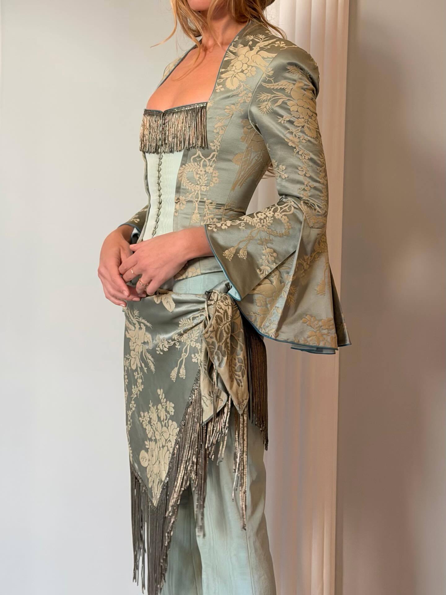 玛格特·罗比，《呼啸山庄》新宣传造型