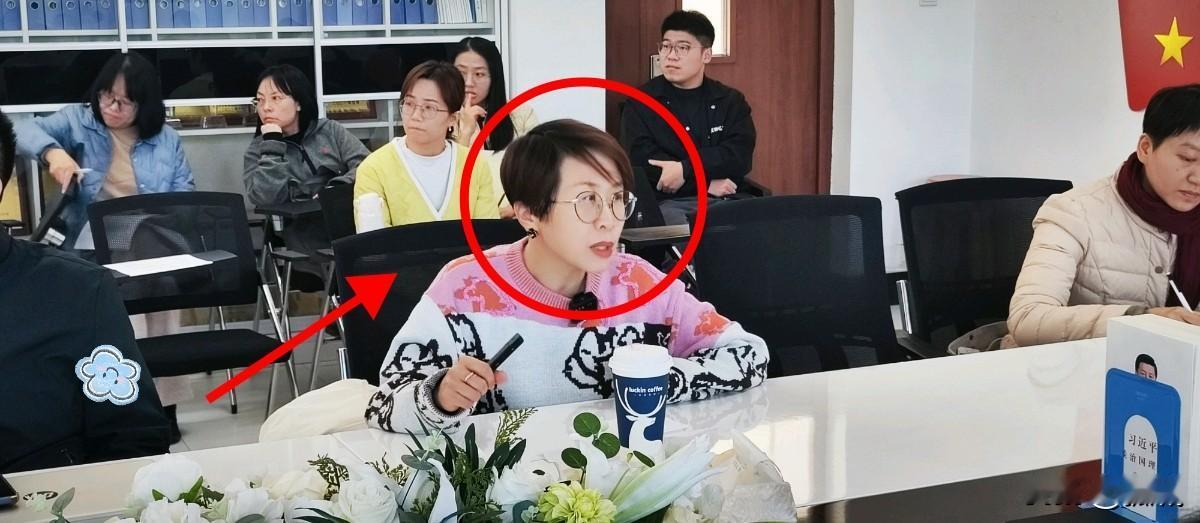 董明珠“反留洋论”含金量封神！当初骂她的人该认错了。北大赵宏教授的风波，把学