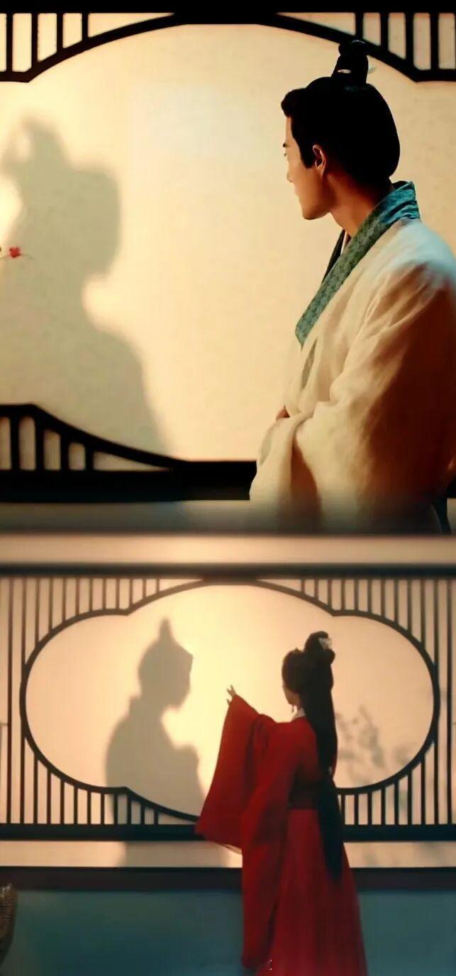 我们并非萍水相逢，而是你，一直都出现在我的生命里我们在一个逆向的时空里相遇彼此，