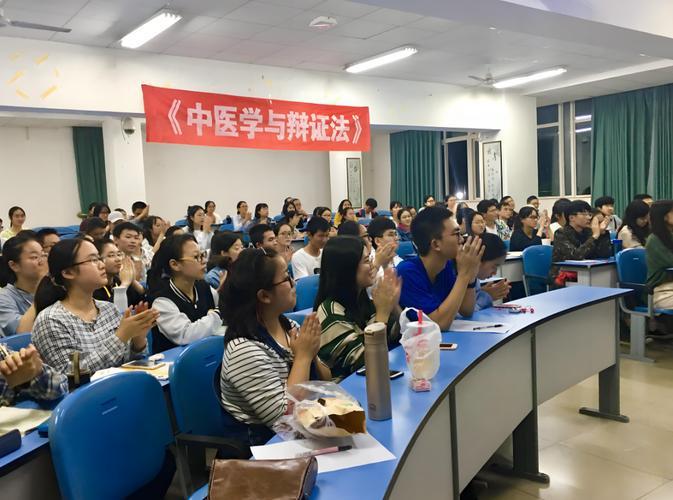 哪些高职高专就业更有优势❓填报专科一定要看明白很多家长和考生选专科，只会看分数