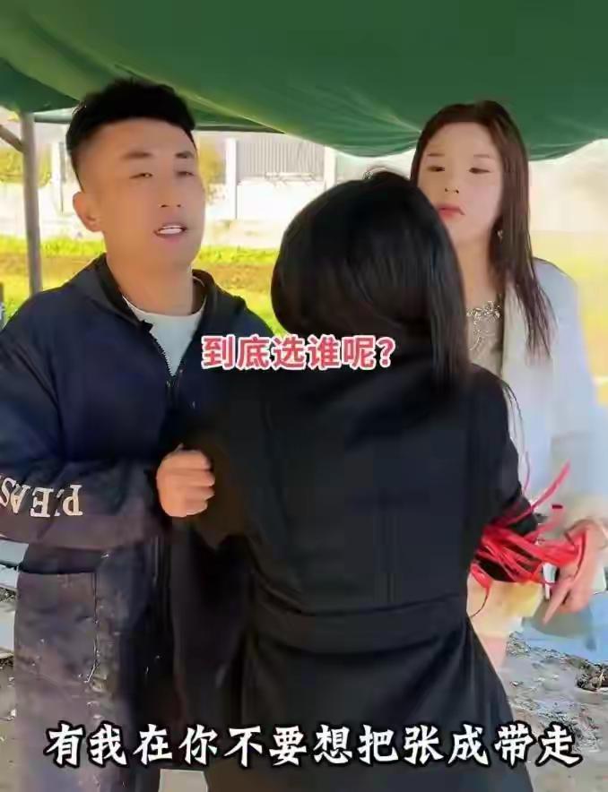 32岁的福建男子三年前跟前妻离婚，净身出户住在了表哥家的菜棚子里，本以为人生低落