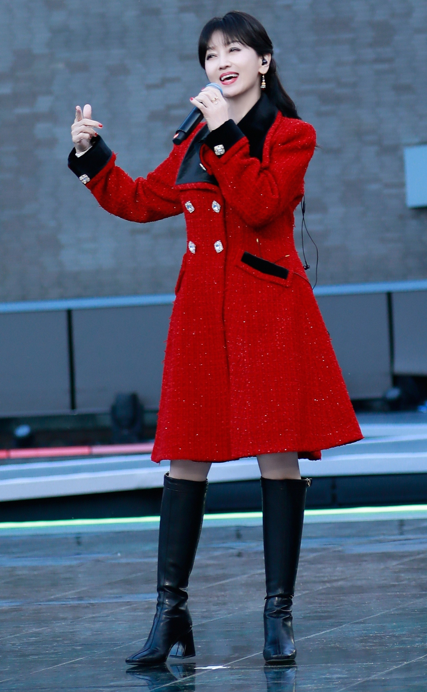 赵雅芝名副其实的花开女神赵雅芝在复制粘贴的时代，你是手写的诗