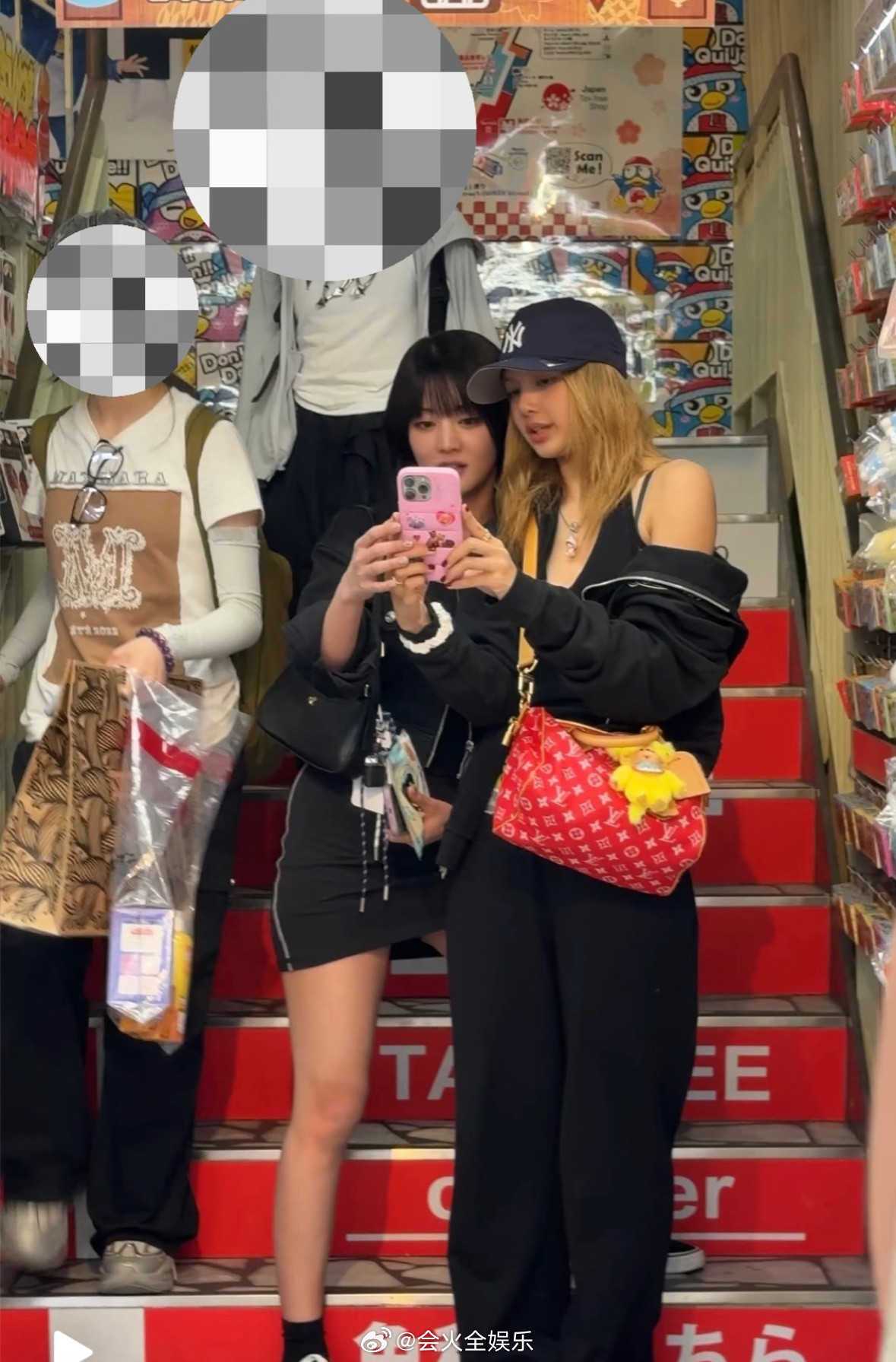 东京偶遇lisa和minnie逛街网友东京偶遇lisa和minnie逛街泰国l