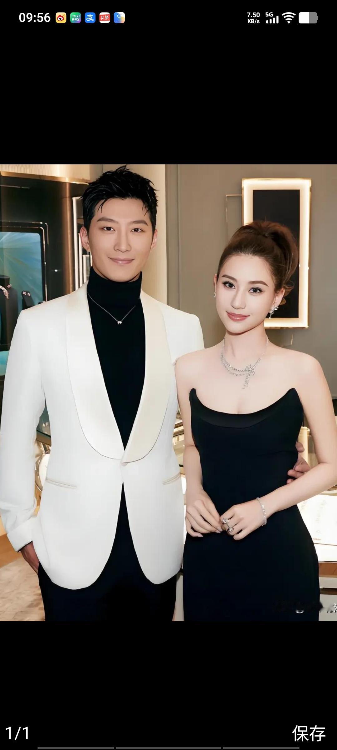 在《主角》中饰演刘红兵的窦骁，早在三年前便已步入婚姻殿堂，他的妻子是赌王的女儿何