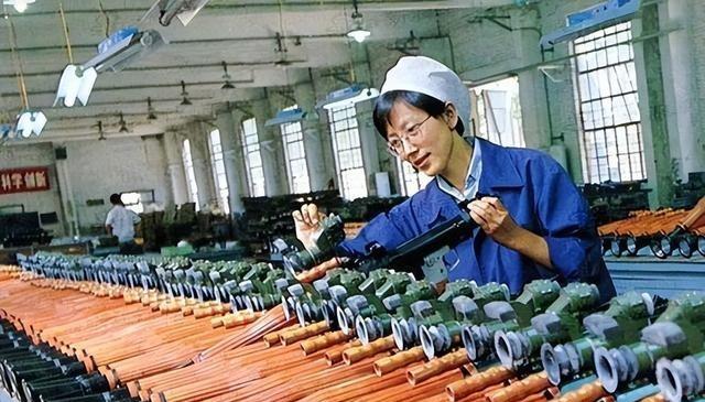 1963年，一位留学生从苏联带回了一份武器资料。因为获取这份资料，国家专门成立了