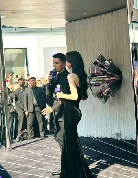 于文文的身材意想不到的好​​​