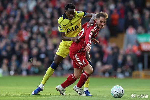 利物浦1比1热刺一场糟糕的比赛之后，单独批评某一名球员是不合适的。利物浦最后时