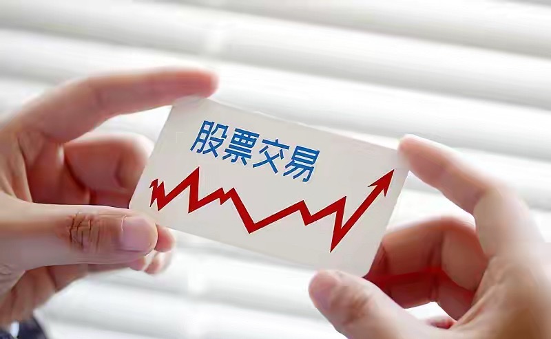 明日主线及个股机会曝光一级主线：固态电池（政策催化，十五五新型电池规划落地）催化