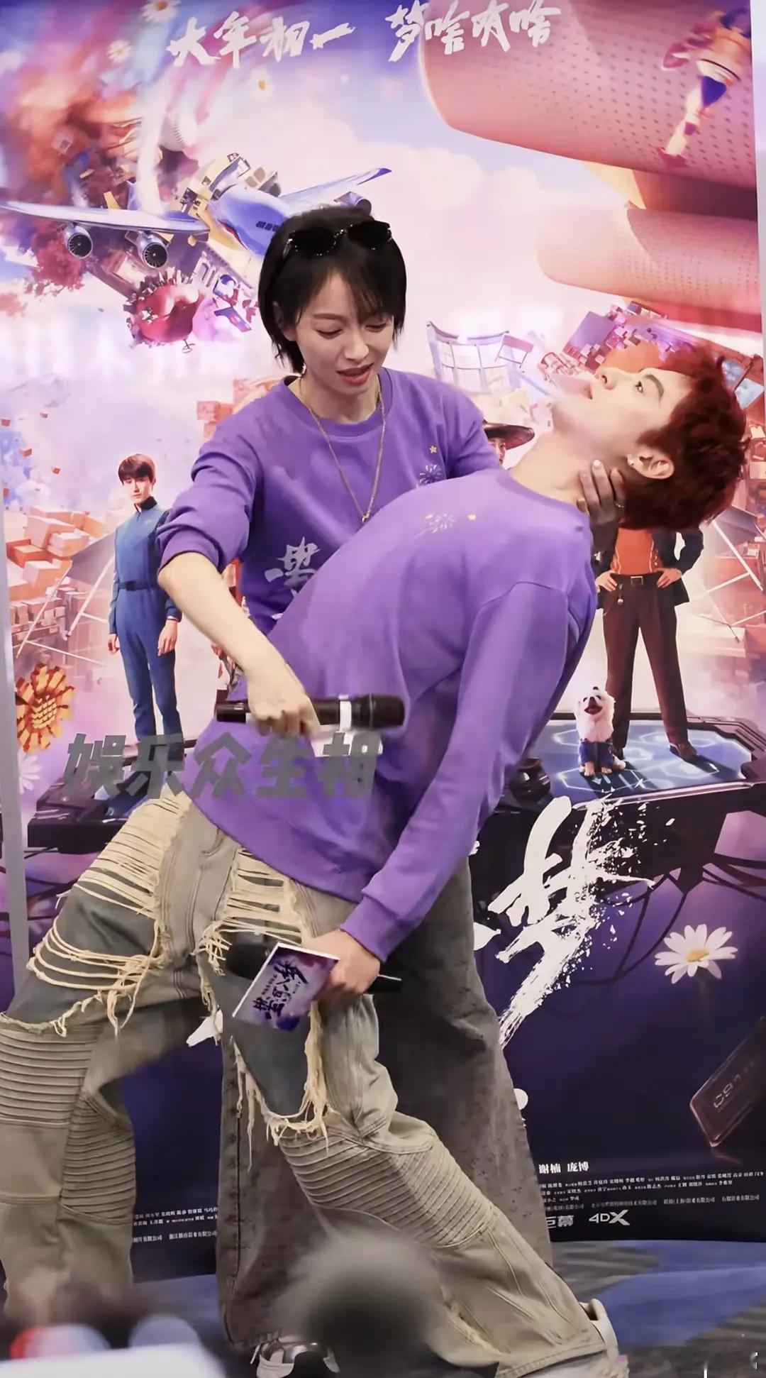 他咋了，真的要跟🌸抢赛道吗