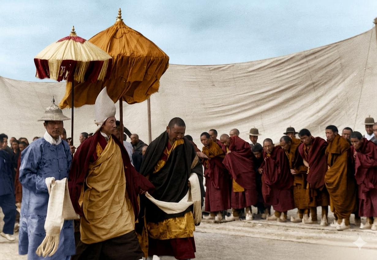 1956年，十世班禅额尔德尼·确吉坚赞赴西藏日喀则开展佛事弘法活动。照片中心就