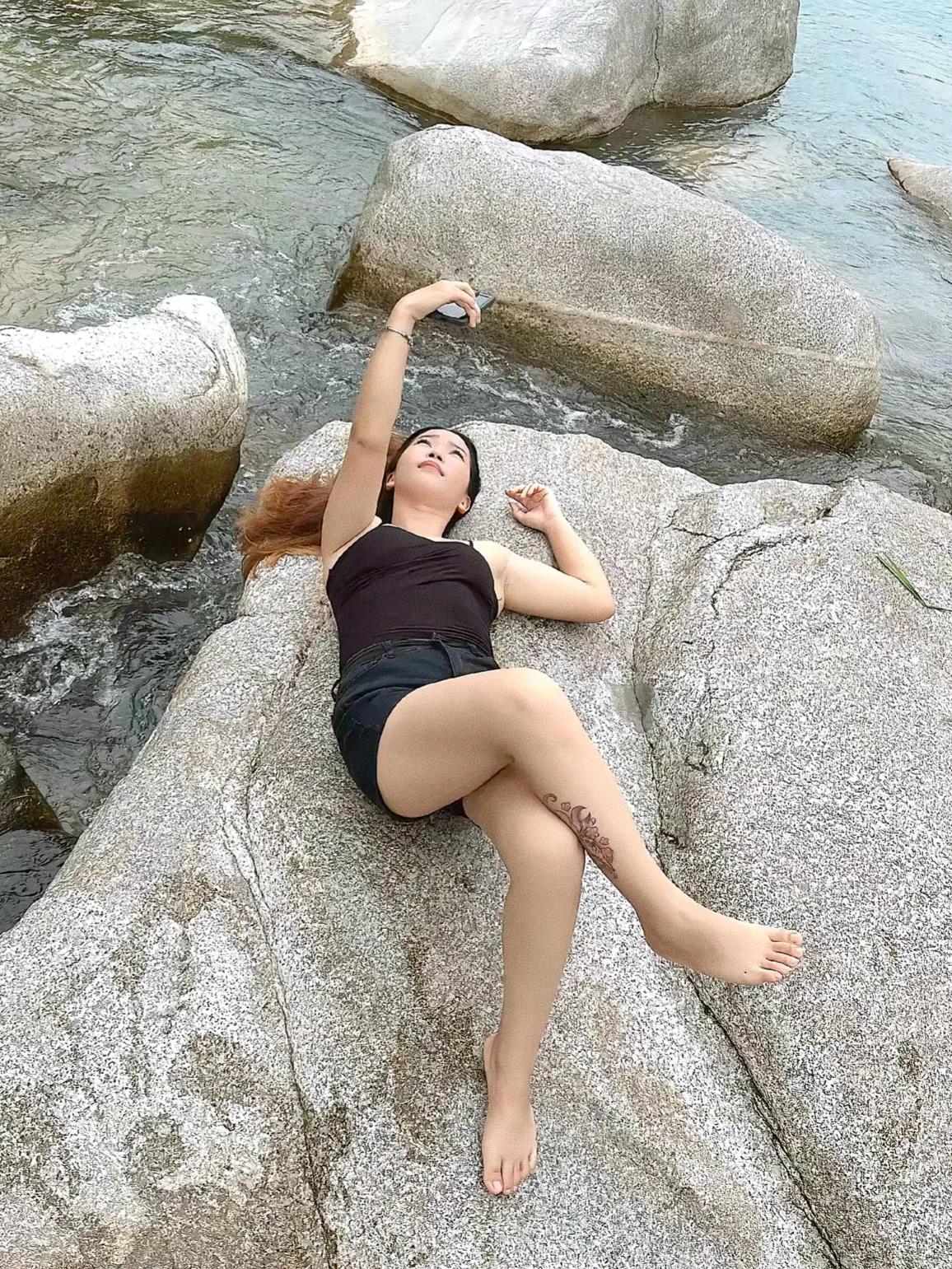 在青山绿水间，身心真的好放松。一切不愉快都不见了。