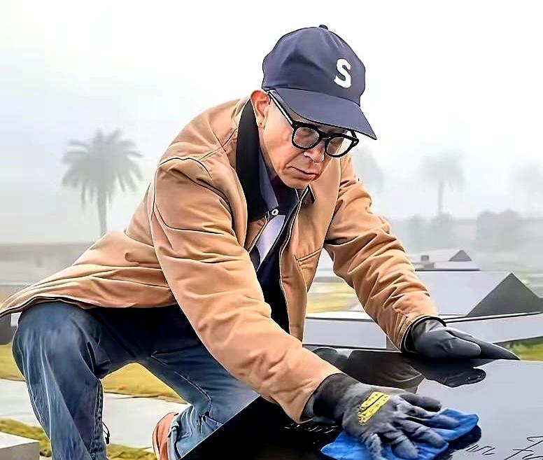 一年多了还天天去墓地陪老婆吃饭聊天，这痴情程度简直快赶上古代“丁忧三年”了！说