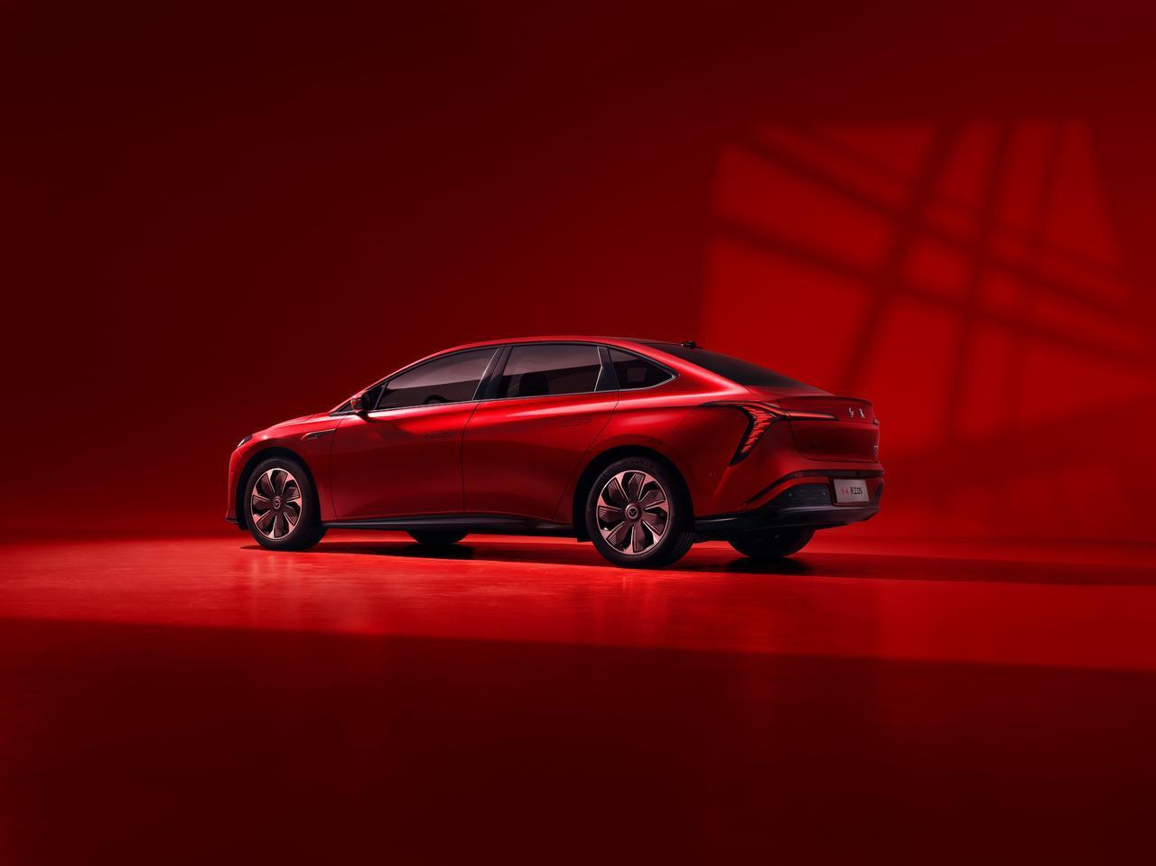 2025年买车新口诀，买车不纠结：要面子：买奔驰随大流：买比亚迪想豪华：买