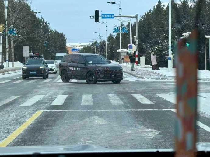 奕境全尺寸SUV谍照曝光高端SUV市场又添狠角色！奕境首款全尺寸SUV谍