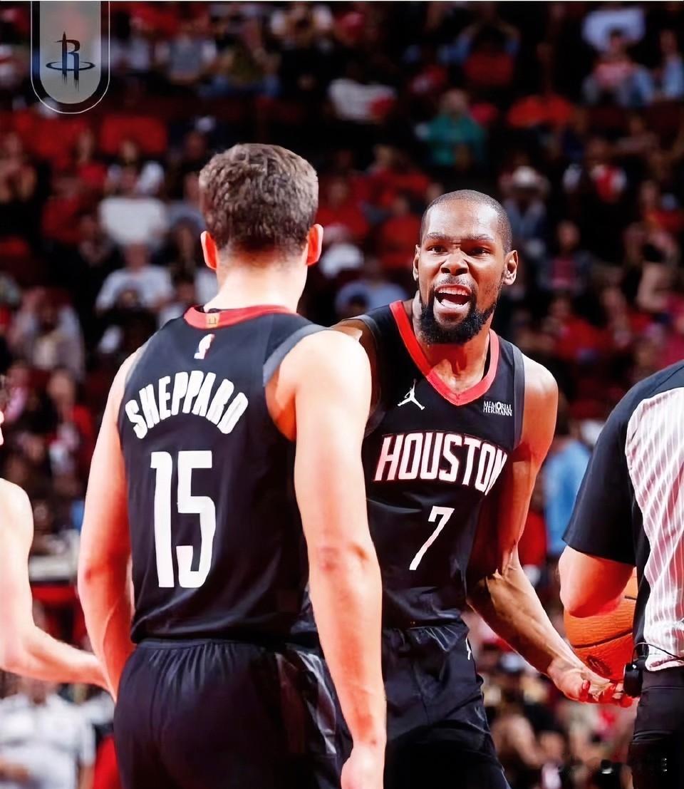 火箭，磕磕绊绊的四连胜！谁能在三分2/8的情况下投篮命中率是54%？杜兰特！