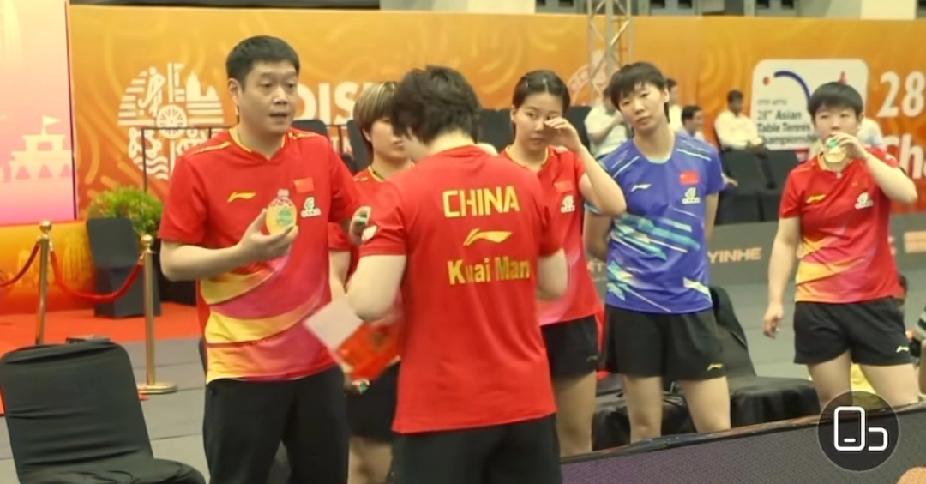 国乒女队亚锦赛团体20冠！蒯曼让一追三逆转早田，中国3:0日本完美复仇印度