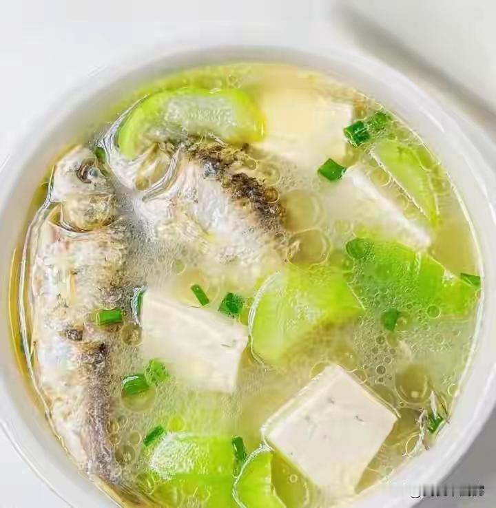 大暑一碗汤，一年都安康！后天大暑，多给家人喝3汤，平安度夏这句俗语说得好，“