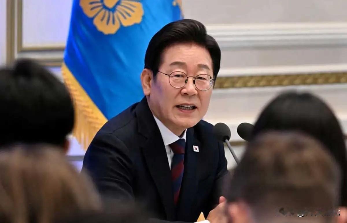 韩方10分钟2次改口，这效率太反常了。一开始，只说中韩外长会晤，见李在明总统还