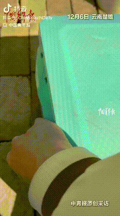 “太有创意了！”云南，一男子钓鱼，发现浮漂坏了，他本来准备回家的，结果看到包里有