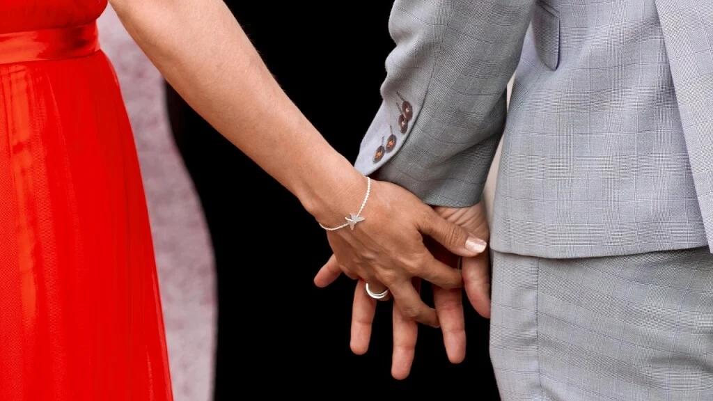 香港2日中央电)据报道，香港出现一种新型假结婚诈骗手法，骗取对象是希望取得香港居