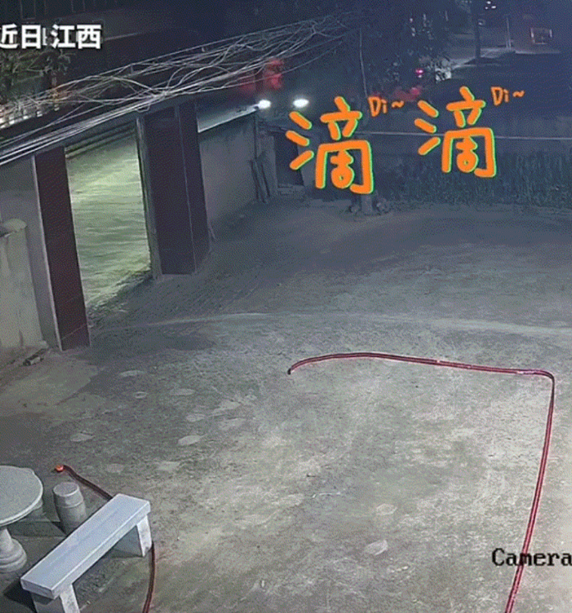 江西九江，一00后小伙奋斗五年后，买了人生中的第一辆车。而当其将车开回家，父母高