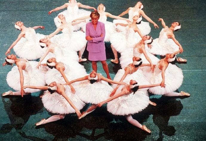 看了这组照片，就明白了戴安娜王妃为何急速衰老，因为遭到了精神虐待。1997年，