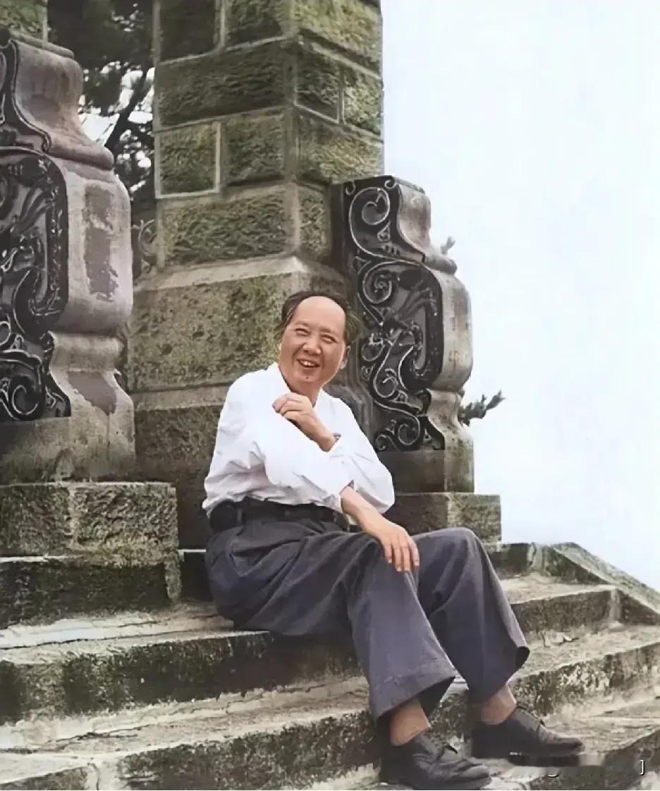 上联：山清水秀家乡美，诚邀下联风华正茂喜开怀。