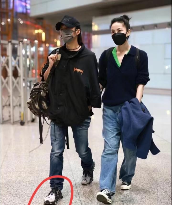 谢霆锋脚上这双鞋一露出来，二手市场直接炸了锅，但这波跟风真的值吗？一边是明星同