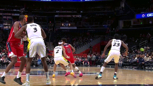 普尔非常骚气的一次过人。普尔