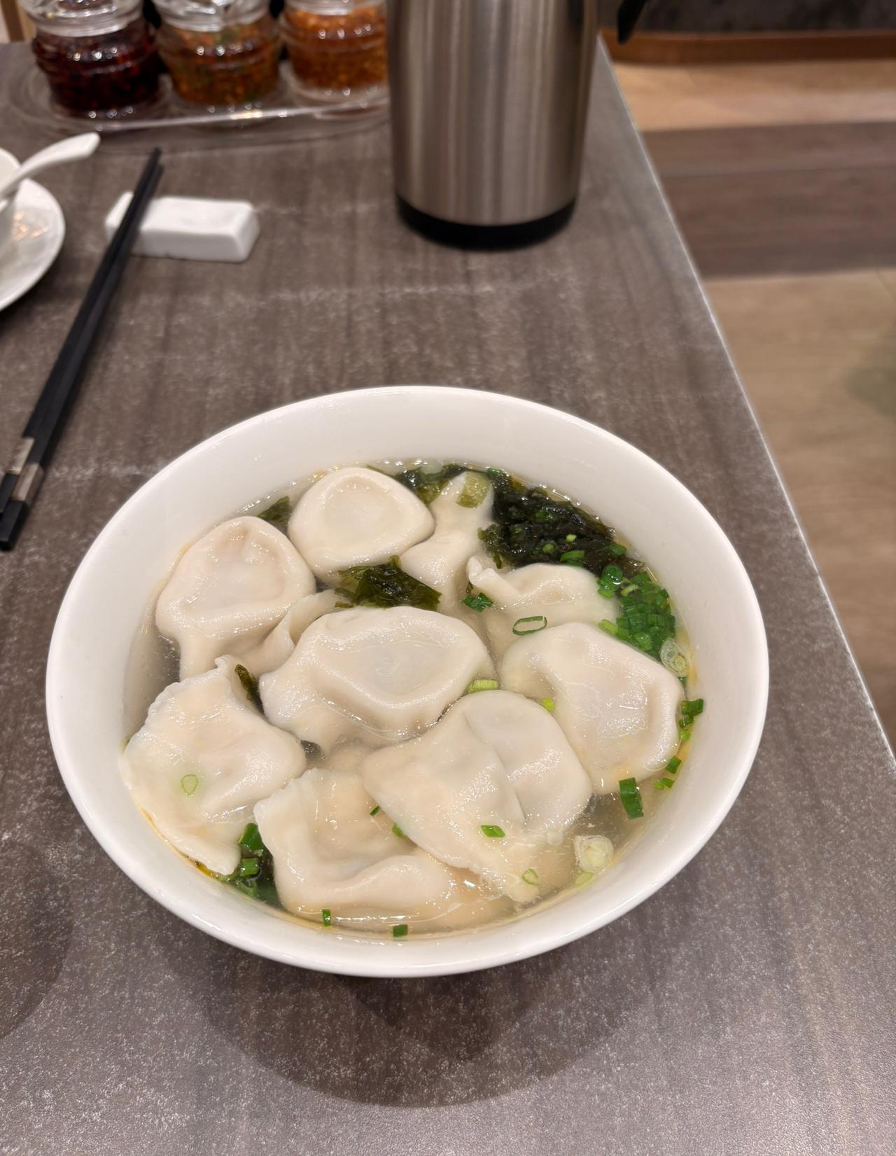 商品没有变，但是随着平台不同而不同。上周在澳门吃一碗水饺，85元。今天在楼下