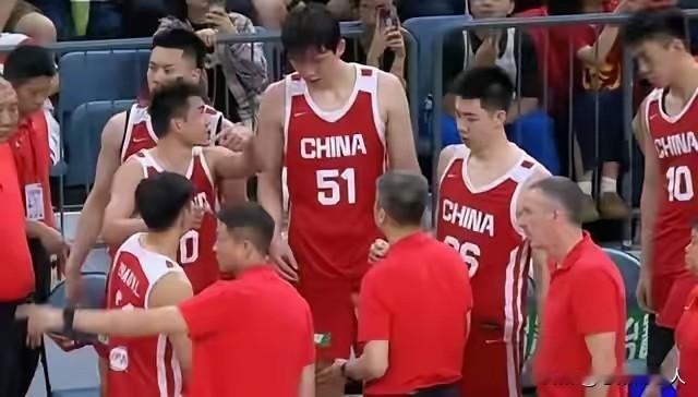 中国男篮F组出线，关键要复制亚洲杯一项技能的发挥中国男篮去年亚洲杯稳的出奇，