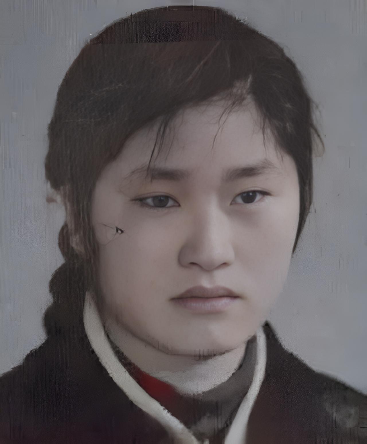 1973年,这名河南初二的女生因为英语试卷背面写了一句“我是中国人,何必学外文”