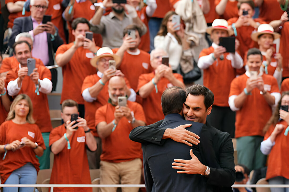 费德勒表示期待与纳达尔的表演赛。“如果这个事情能成就太好了。假如我们退役后还能参