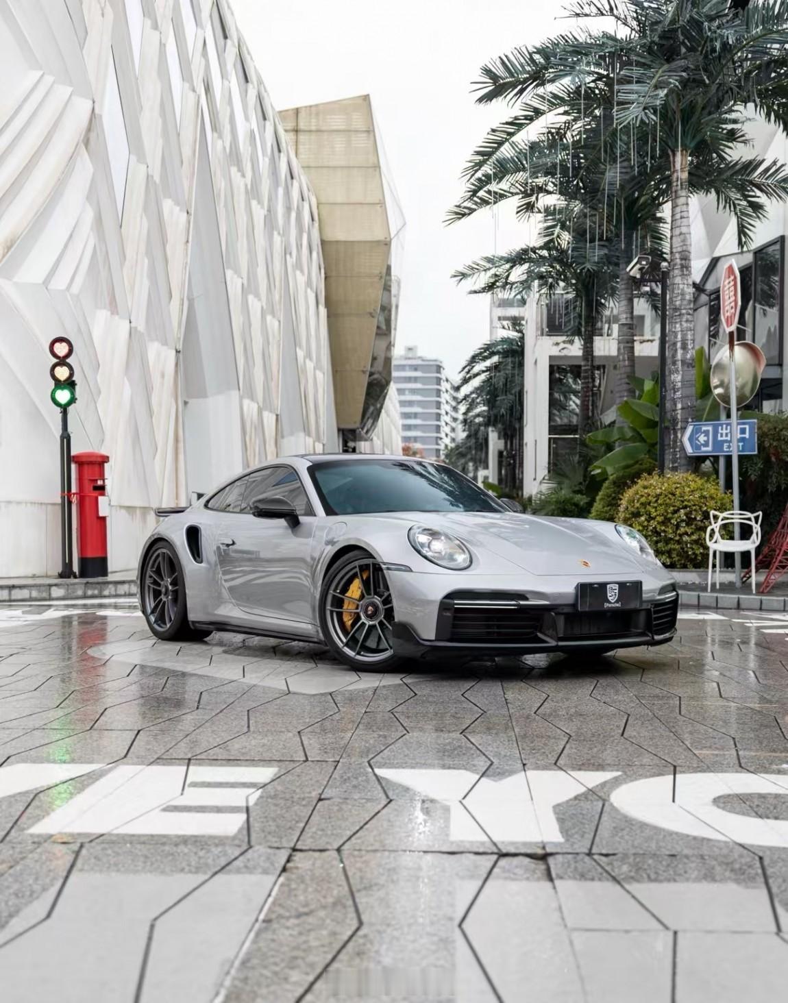 保时捷911TurboS车辆于2021年11月上牌，目前仪表里程为7900