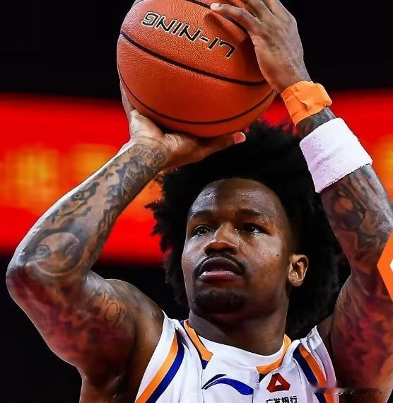 太残暴了！上海101：89轻取江苏，看看球员数据，谁是赢球功臣？！01、古德